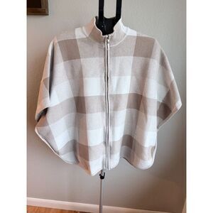 Tahari Plaid Cape Poncho Rayon Blend Knit Cozy Warm Cover Up Womens L/XL